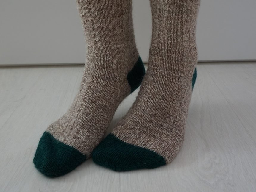 simple toe up sock knitting