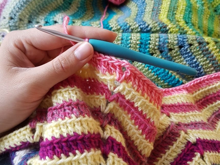 easy crochet zigzag blanket